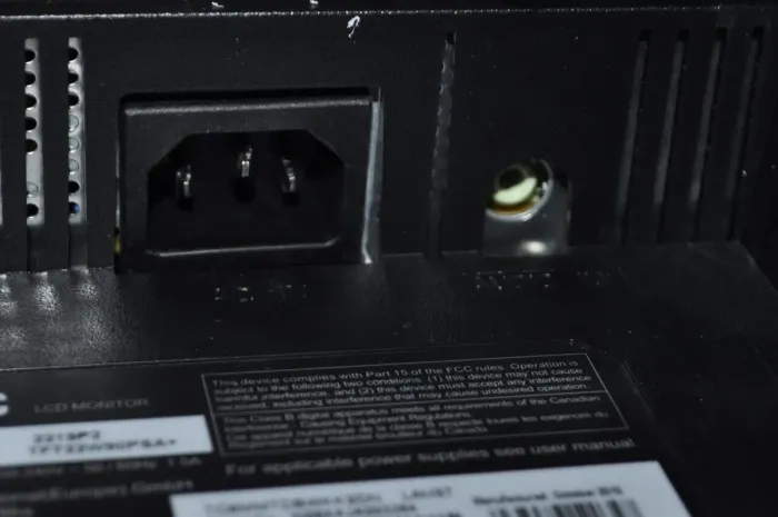 Монітор Б-клас AOC 2219P2 / 22" (1680x1050) TN / VGA, DVI / Вбудовані колонки 2x 1W / VESA 100x100 б/в - зображення 11