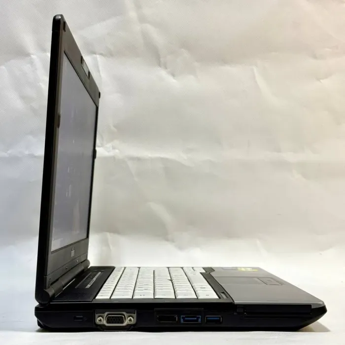 Ноутбук Б-клас Fujitsu LifeBook S782 / 14" (1366x768) TN / Intel Core i7-3540M (2 (4) ядра по 3.0 - 3.7 GHz) / 8 GB DDR3 / 500 GB HDD / Intel HD Graphics 4000 / WebCam / Windows 10 Pro б/в - зображення 4
