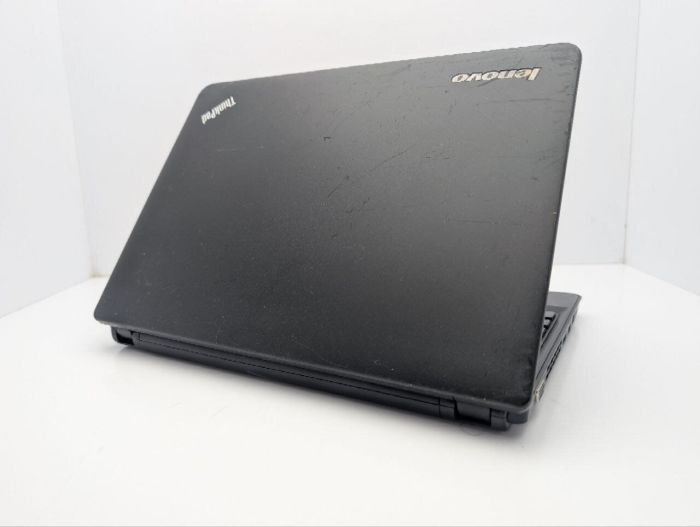 Нетбук Б-клас Lenovo ThinkPad X121e / 12.1" (1366x768) TN / AMD E-450 (2 ядра по 1.65 GHz) / 6 GB DDR3 / 120 GB SSD / AMD Radeon HD 6320 Graphics / WebCam / АКБ не тримає б/в - зображення 8
