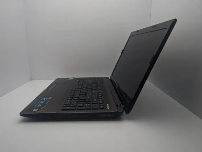 Ігровий ноутбук Asus K53SV / 15.6" (1366x768) TN / Intel Core i5-2410M (2 (4) ядра по 2.3 - 2.9 GHz) / 8 GB DDR3 / 120 GB SSD / nVidia GeForce GT 540M, 2 GB DDR3, 128-bit / WebCam б/в - зображення 5