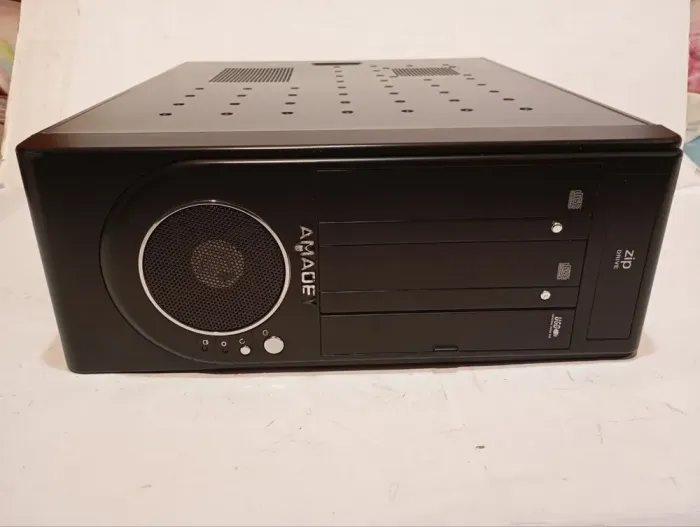 ПК Б-клас Amadey SFF / AMD Athlon II X2 250 (2 ядра по 3.0 GHz) / 8 GB DDR3 / 128 GB SSD / AMD Radeon HD 3650, 512 MB DDR2, 128-bit / 400W / Win 10 б/в - зображення 2