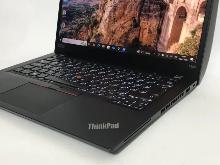 Ультрабук Lenovo ThinkPad X390 / 13.3" (1920x1080) IPS Touch / Intel Core i5-8365U (4 (8) ядра по 1.6 - 4.1 GHz) / 16 GB DDR4 / 512 GB SSD / Intel UHD Graphics / WebCam / Win 10 Pro б/в - зображення 9