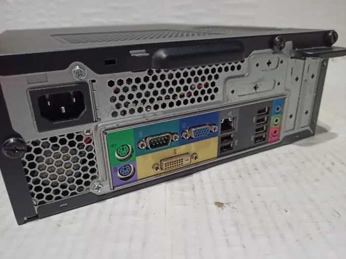 ПК Acer Veriton X2611G SFF / Intel Сore i3-2120 (2 (4) ядра по 3.3 GHz) / 4 GB DDR3 / 500 GB HDD / Intel HD Graphics 2000 / DVD-RW / Win 7 б/в - зображення 4