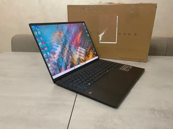 Ультрабук Asus Vivobook S 16 (S5606M) / 16" (3200x2000) OLED / Intel Core Ultra 9 185H (16 (22) ядра по 2.3 - 5.1 GHz) / 16 GB DDR5 / 1000 GB SSD M.2 / Intel Arc Graphics / WebCam / HDMI - зображення 4