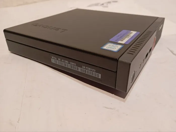 Неттоп Lenovo ThinkCentre M710q Tiny USFF / Intel Core i5-7500T (4 ядра по 2.7 - 3.3 GHz) / 8 GB DDR4 / 256 GB SSD / Intel HD Graphics 630 + USB-флешка б/в - зображення 3
