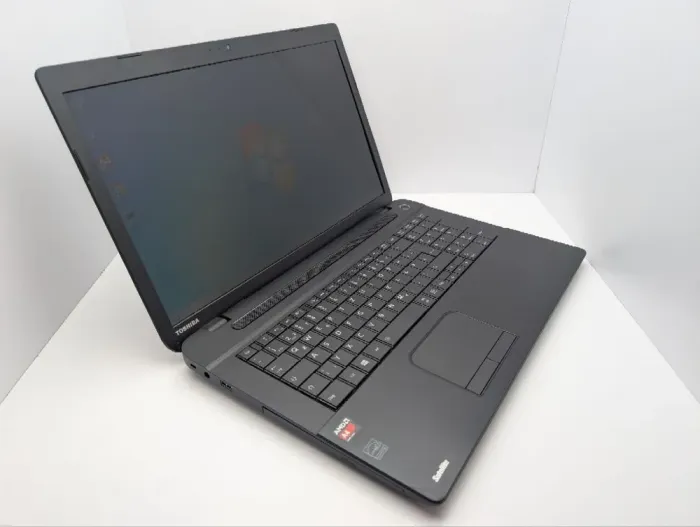 Ноутбук Toshiba Satellite C70D-B / 17.3" (1600x900) TN / AMD A4-5000 (4 ядра по 1.5 GHz) / 8 GB DDR3 / 750 GB HDD / AMD Radeon HD 8330 Graphics / WebCam / DVD-ROM б/в - зображення 6