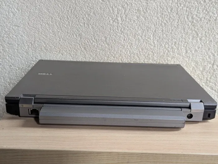 Ноутбук Dell Latitude E4310 / 13.3" (1366x768) TN / Intel Core i5-520M (2 (4) ядра по 2.4 - 2.93 GHz) / 8 GB DDR3 / 128 GB SSD / Intel HD Graphics / WebCam б/в - зображення 8