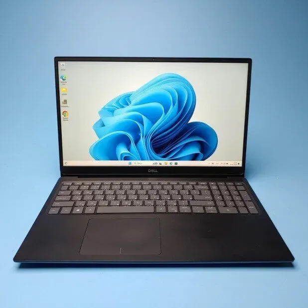 Ультрабук Dell Vostro 5590 / 15.6" (1920x1080) IPS / Intel Core i5-10210U (4 (8) ядра по 1.6 - 4.2 GHz) / 8 GB DDR4 / 256 GB SSD / Intel UHD Graphics / WebCam / Win 10 Pro б/в - зображення 2