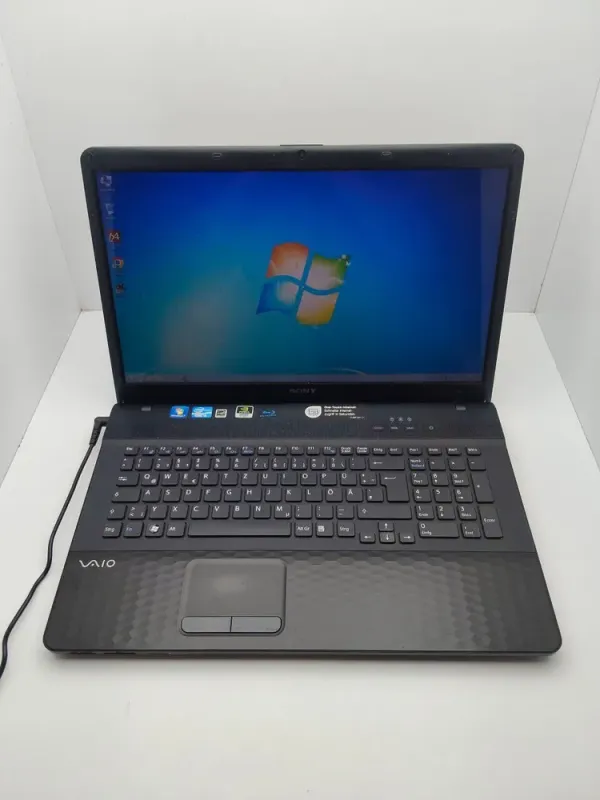 Ноутбук Sony VP173 / 17.3" (1600x900) TN / Intel Core i5-2430M (2 (4) ядра по 2.4 - 3.0 GHz) / 6 GB DDR3 / 500 GB HDD / Intel HD Graphics 3000 / WebCam б/в - зображення 7