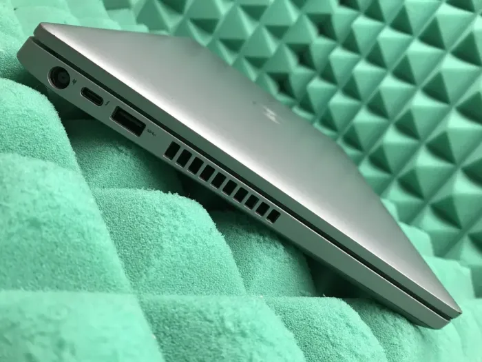 Ультрабук Dell Latitude 5410 / 14" (1920x1080) IPS Touch / Intel Core i5-10310U (4 (8) ядра по 1.7 - 4.4 GHz) / 16 GB DDR4 / 256 GB SSD M.2 / Intel UHD Graphics / WebCam / USB 3.1 / HDMI / Windows 10 б/в - зображення 5