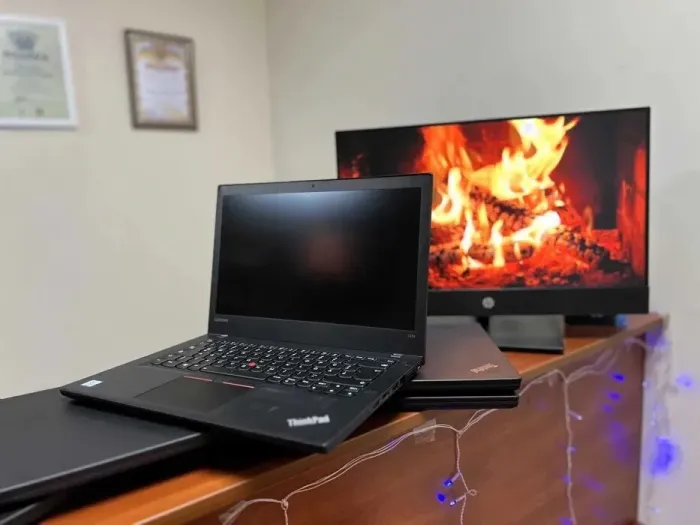 Ноутбук Lenovo ThinkPad T470 / 14" (1920x1080) IPS / Intel Core i7-6600U (2 (4) ядра 2.6 - 3.4 GHz) / 8 GB DDR4 / 256 GB SSD / Intel HD Graphics 520 / WebCam / Fingerprint / HDMI / Две АКБ / Windows 10 б/в - зображення 7