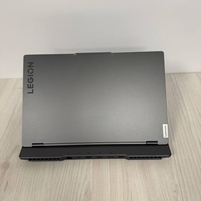 Ігровий ноутбук Б-клас Lenovo Legion 5 15IH7H / 15.6" (1920x1080) IPS / Intel Core i7-12700H (14 (20) ядер по 2.3 - 4.7 GHz) / 16 GB DDR5 / 1000 GB SSD NVMe / nVidia GeForce RTX 3060, 6 GB GDDR6, 192-bit / WebCam б/в - зображення 3