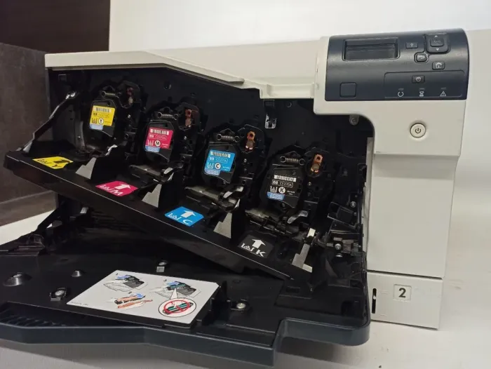 Принтер HP Color LaserJet Professional CP5225dn (CE712A) / Лазерний кольоровий друк / 600x600 dpi / A3 / 30 стор/хв / Ethernet, USB 2.0 / ePrint б/в - зображення 4