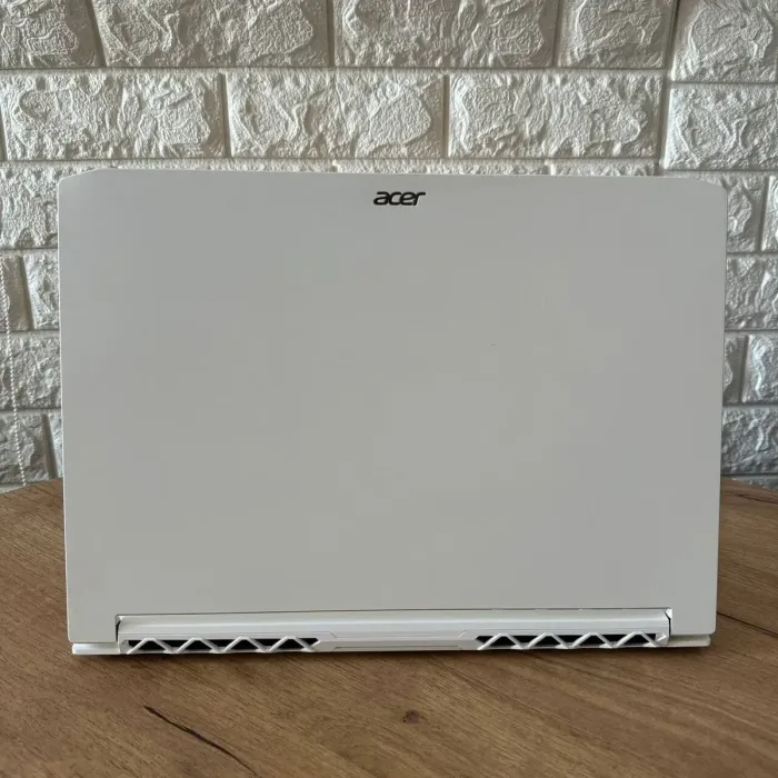 Ігровий ноутбук Acer ConceptD CN715-71 / 15.6" (3840x2160) IPS / Intel Core i7-9750H (6 (12) ядер по 2.6 - 4.5 GHz) / 32 GB DDR4 / 1000 GB SSD / nVidia GeForce RTX 2080 Max-Q, 8 GB GDDR6, 256-bit / WebCam б/в - зображення 3