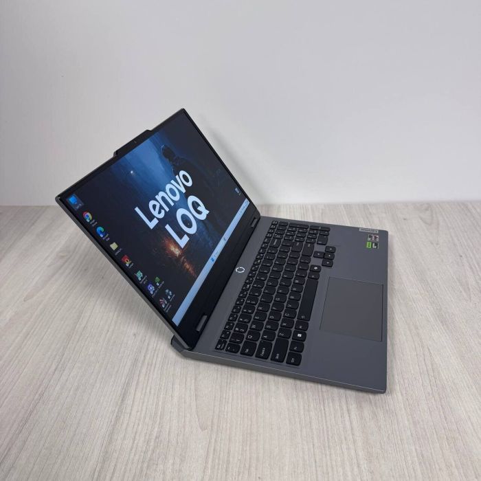 Ігровий ноутбук Lenovo LOQ 15ARP9 / 15,6" (1920x1080) IPS / AMD Ryzen 5 7235HS (4 (8) ядра по 3,2 - 4,2 ГГц) / 12 ГБ DDR5 / 512 ГБ SSD NVMe / nVidia GeForce RTX 4050, 6 ГБ GDDR6, 96-біт / Веб-камера б/в - зображення 4