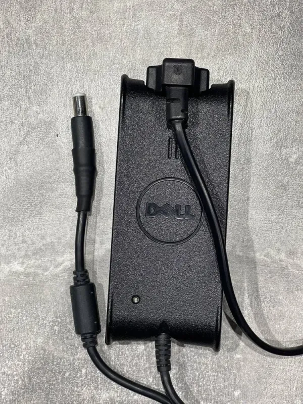 Ультрабук Dell Latitude E5480 / 14" (1366x768) TN / Intel Core i5-6200U (2 (4) ядра по 2.3 - 2.8 GHz) / 16 GB DDR4 / 240 GB SSD / Intel HD Graphics 520 / WebCam б/в - зображення 8