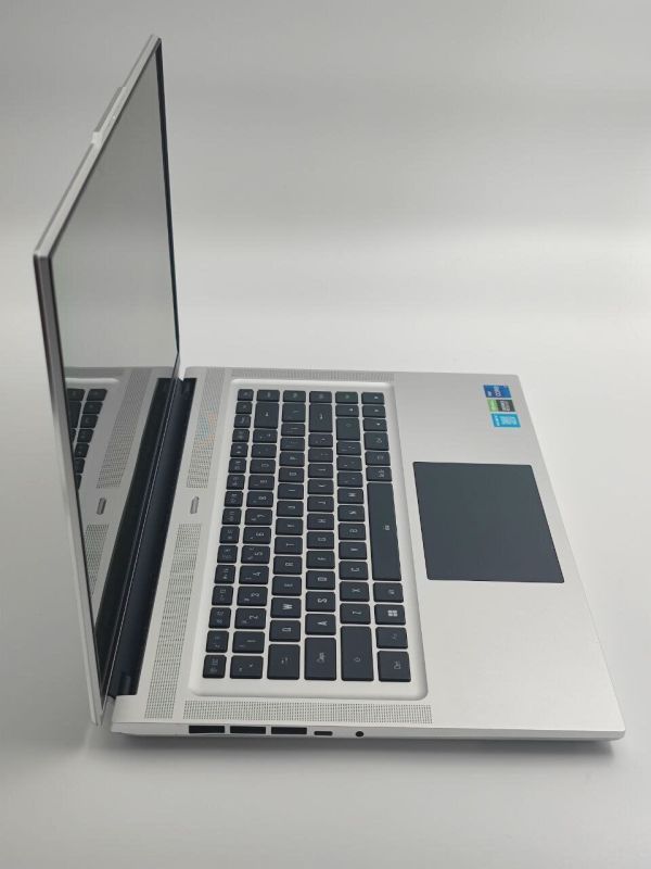 Ігровий ноутбук Б-класу Gigabyte Aero 16 XE5 / 16" (3840x2400) OLED / Intel Core i7-12700H (14 (20) ядер по 3,5 - 4,7 ГГц) / 16 ГБ DDR5 / 256 ГБ SSD+256 ГБ SSD / nVidia GeForce RTX 3070 Ti, 8 ГБ GDDR6, 256-bit / WebCam б/в - зображення 4