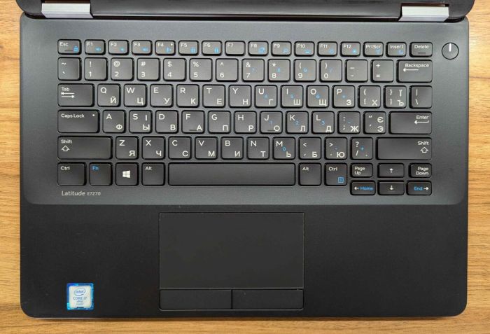 Нетбук Dell Latitude E7270 / 12.5" (1366x768) TN / Intel Core i7-6600U (2 (4) ядра по 2.6 - 3.4 GHz) / 8 GB DDR4 / 256 GB SSD / Intel HD Graphics 520 / HDMI / WebCam / Windows 10 б/в - зображення 3