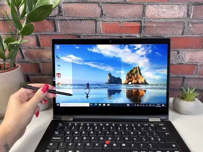 Ультрабук-трансформер Lenovo ThinkPad X13 Yoga Gen 1 / 13.3" (1920x1080) IPS Touch / Intel Core i5-10310U (4 (8) ядра по 1.7 - 4.4 GHz) / 16 GB DDR4 / 256 GB SSD / Intel UHD Graphics / WebCam / Windows 10 Pro б/в - зображення 7