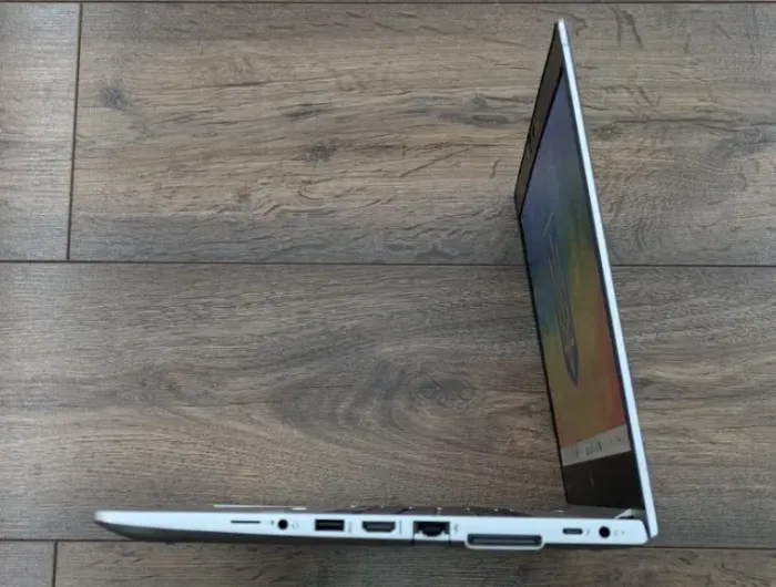 Ультрабук Б-клас HP EliteBook 840 G5 / 14" (1920x1080) IPS / Intel Core i7-8650U (4 (8) ядра по 1.9 - 4.2 GHz) / 8 GB DDR4 / 256 GB SSD / Intel UHD Graphics 620 / WebCam / Fingerprint б/у - зображення 5