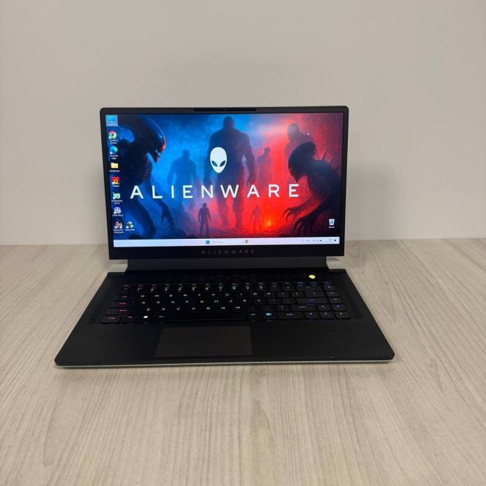 Ігровий ноутбук Б-класу Dell Alienware X15 R1 White / 15.6" (1920x1080) IPS / Intel Core i7-11800H (8 (16) ядер по 2.3 - 4.6 GHz) / 16 GB DDR4 / 512 GB SSD NVMe / nVidia GeForce RTX 3070, 8 GB GDDR6, 256-bit / WebCam б/в - зображення 2