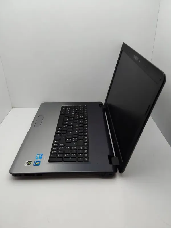 Ноутбук Б-клас Medion Akoya P7624 / 17.3" (1600х900) TN / Intel Core i3-2350M (2 (4) ядра по 2.3 GHz) / 6 GB DDR3 / 500 GB HDD / nVidia GeForce GT 630M, 1 GB DDR3, 128-bit / WebCam б/в - зображення 6