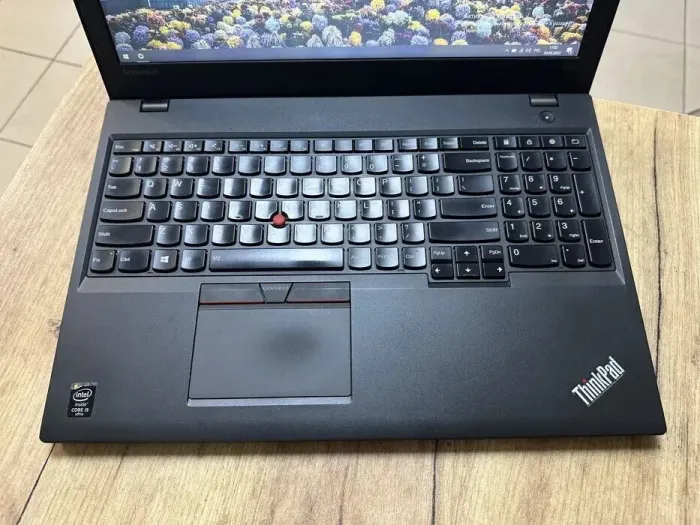 Ноутбук Lenovo ThinkPad T550 / 15.6" (1920x1080) TN / Intel Core i5-5300U (2 (4) ядра по 2.3 - 2.9 GHz) / 8 GB DDR3 / 500 GB HDD / Intel HD Graphics 5500 / WebCam б/в - зображення 3