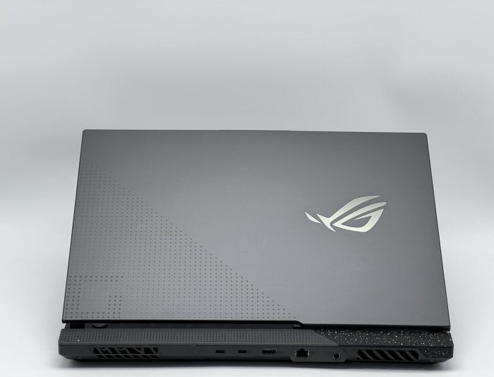 Ігровий ноутбук Б-класу Asus ROG Strix G713PI / 17,3" (2560x1440) IPS / AMD Ryzen 9 7945HX (16 (32) ядер по 2,5 - 5,4 ГГц) / 32 ГБ DDR5 / 960 ГБ SSD / nVidia GeForce RTX 4070, 8 ГБ GDDR6, 128-біт / WebCam б/в - изображение 5