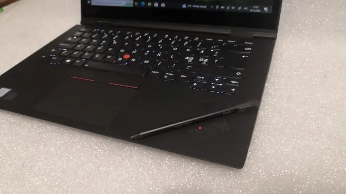 Ноутбук-трансформер Б-клас Lenovo ThinkPad X1 Yoga G3 / 14" (2560x1440) IPS Touch / Intel Core i5-8350U (4 (8) ядра по 1.7 - 3.6 GHz) / 8 GB DDR3 / 256 GB SSD / Intel UHD Graphics 620 / WebCam / Windows 10 Pro б/в - зображення 9