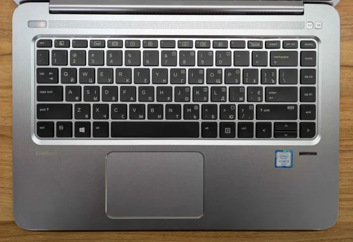 Ультрабук HP EliteBook Folio 1040 G3 / 14" (1920x1080) IPS / Intel Core i5-6200U (2 (4) ядра по 2.3 - 2.8 GHz) / 8 GB DDR4 / 256 GB SSD / Intel HD Graphics 520 / WebCam / Fingerprint / Windows 10 б/в - зображення 3