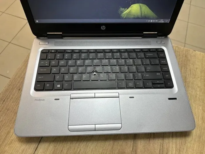 Ультрабук HP ProBook 645 G2 / 14" (1366x768) TN / AMD Pro A6-8500B (2 ядра по 1.6-3 GHz) / 4 GB DDR3 / 128 GB SSD / AMD Radeon R5 Graphics / WebCam / DVD-ROM / VGA б/в - зображення 3