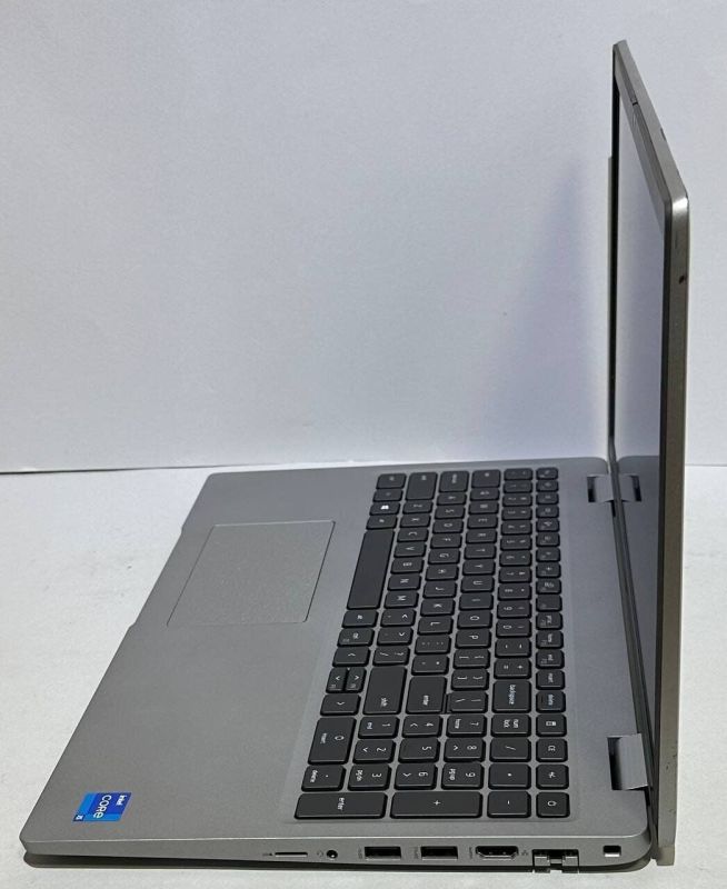 Ультрабук Б-клас Dell Precision 3560 / 15.6" (1920x1080) IPS / Intel Core i5-1135G7 (4 (8) ядра по 4.2 GHz) / 16 GB DDR4 / 256 GB SSD / Intel Iris Xe Graphics / WebCam б/в - изображение 5