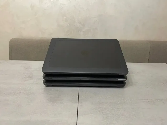 Робоча станція HP ZBook 15 G3 / 15.6" TN / Core i7-6700HQ (4(8) ядра по 2.6-3.5GHz) / 16GB DDR4 / 512GB SSD / Quadro M1000M, 2GB  / WebCam б/в - зображення 7