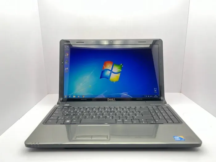 Ноутбук Б-клас Dell Inspiron 1564 / 15.6" (1366x768) TN / Intel Core i5-520M (2 (4) ядра по 2.4 - 2.93 GHz) / 4 GB DDR3 / 240 GB SSD / Intel HD Graphics / WebCam б/в - зображення 2