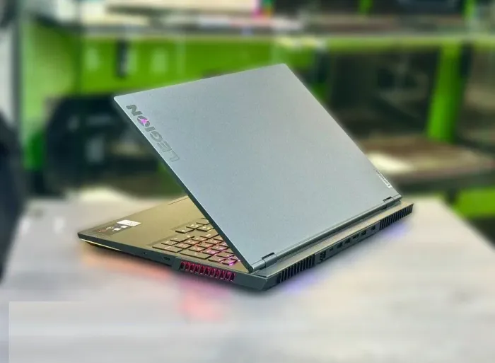 Ігровий ноутбук Lenovo Legion 7 16ACHg6 / 16" (2560x1600) IPS / AMD Ryzen 7 5800H (8 (16) ядер по 3.2 - 4.4 GHz) / 32 GB DDR4 / 1000 GB SSD M.2 / nVidia GeForce RTX 3070, 8 GB GDDR6, 256-bit / WebCam / Win 11 Home б/в - зображення 7