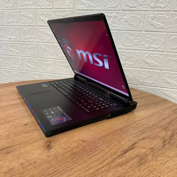 Ігровий ноутбук Б-клас MSI Raider GE78 HX 13VG / 17" (2560x1600) IPS / Intel Core i7-13700HX (16 (24) ядер по 3.7 - 5.0 GHz) / 16 GB DDR5 / 1000 GB SSD NVMe / nVidia GeForce RTX 4070, 8 GB GDDR6, 128-bit / WebCam б/в - зображення 5