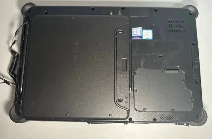 Захищений планшет Б-клас Getac F110 G3 / 11.6" (1366x768) IPS / Intel Core i7-7500U (2 (4) ядра по 2.7 - 3.5 GHz) / 8 GB DDR4 / 256 GB SSD / Intel HD Graphics 520 / Дві батареї б/в - зображення 4