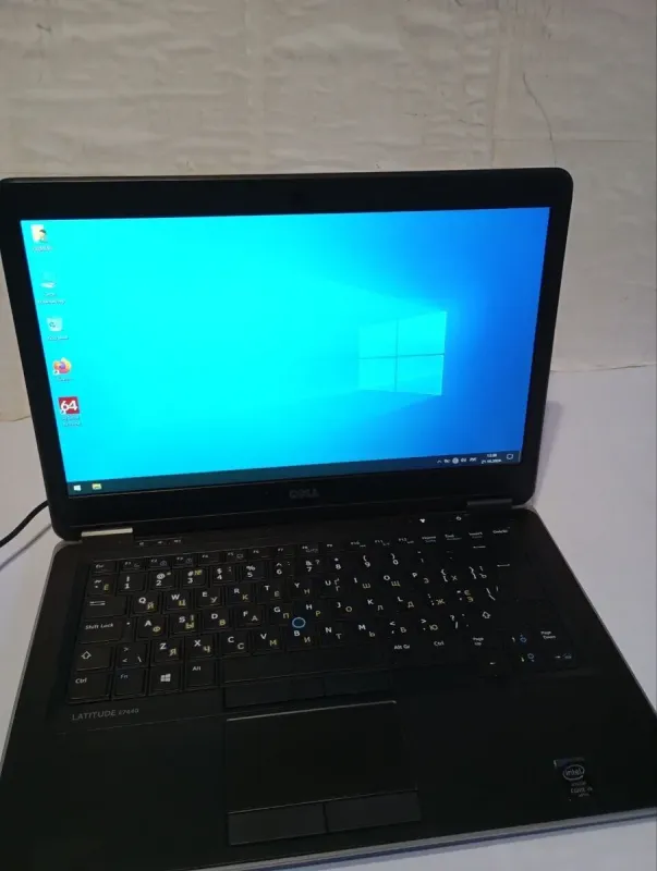 Ультрабук Dell Latitude E7440 / 14" (1920x1080) TN / Intel Core i5-4300U (2 (4) ядра по 1.9 - 2.9 GHz) / 8 GB DDR3 / 256 GB SSD / Intel HD Graphics 4400 / WebCam / АКБ не тримає б/в - зображення 2