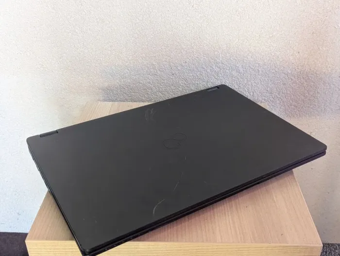 Ноутбук Fujitsu LifeBook E458 / 15.6" (1920x1080) TN / Intel Core i5-7300U (2 (4) ядра по 2.6 - 3.5 GHz) / 8 GB DDR4 / 128 GB SSD / Intel HD Graphics 620 / WebCam б/в - зображення 8