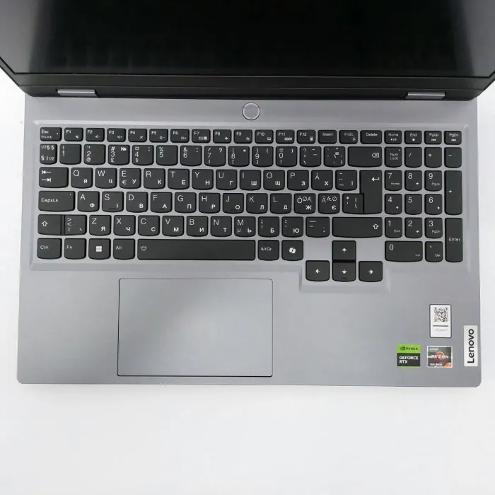 Ігровий ноутбук Lenovo LOQ / 15,6" (1920x1080) IPS / AMD Ryzen 7 7840HS (8 (16) ядер по 3,8 - 5,1 ГГц) / 16 ГБ DDR5 / 512 ГБ SSD / nVidia GeForce RTX 4050, 6 ГБ GDDR6, 96-біт / Веб-камера б/в - зображення 4