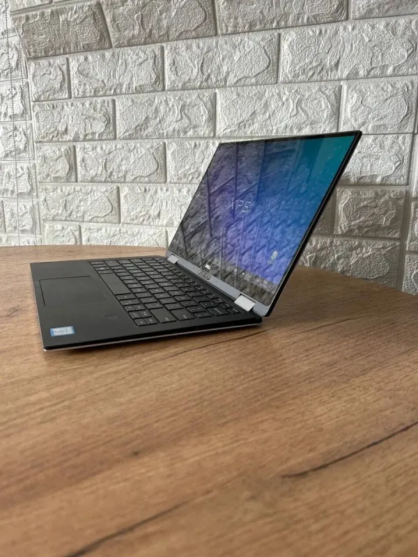 Ультрабук-трансформер Б-клас Dell XPS 13 9365 x360 / 13.3" (1920x1080) IPS Touch / Intel Core i5-7Y57 (2 (4) ядра по 1.2 - 3.3 GHz) / 8 GB DDR3 / 256 GB SSD M.2 / Intel HD Graphics 615 / WebCam / mini DisplayPort б/в - зображення 5