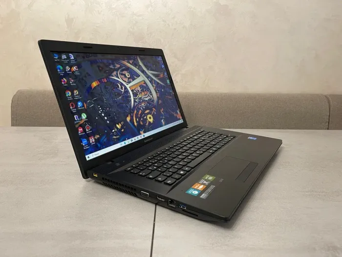 Ноутбук Lenovo Ginkgo 7A1 / 17.3" (1600x900) TN / Intel Pentium 3550M (2 ядра по 2.3 GHz) / 8 GB DDR3 / 128 GB SSD / Intel HD Graphics / WebCam б/в - зображення 4