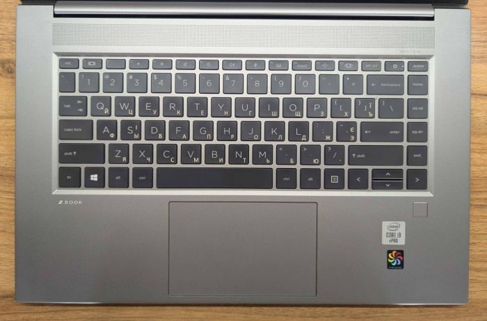 Мобільна робоча станція HP zBook Studio G7 / 15.6" (1920x1080) IPS / Intel Core i9-10885H (8 (16) ядер по 2.4 - 5.3 GHz) / 32 GB DDR4 / 1000 GB SSD / nVidia Quadro RTX 3000, 6 GB GDDR6, 192-bit / TouchID / WebCam / Windows 10 б/в - зображення 3