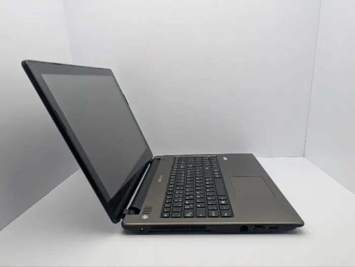 Ноутбук Medion E6239E / 15.6" (1366x768) TN Touch / Intel Pentium N3530 (4 ядра по 2.16 - 2.58 GHz) / 8 GB DDR3 / 120 GB SSD / Intel HD Graphics / WebCam / DVD-ROM б/в - зображення 4
