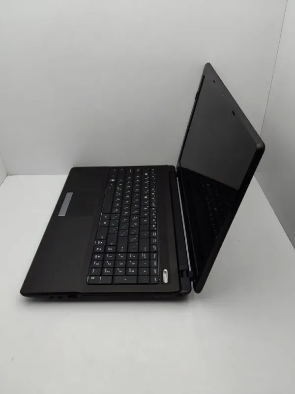 Ноутбук Asus K53 / 15.6" (1366x768) TN / AMD E-450 (2 ядра по 1.65 GHz) / 6 GB DDR3 / 500 GB HDD / AMD Radeon HD 6400M, 1 GB DDR3, 64-bit / WebCam б/в - зображення 6