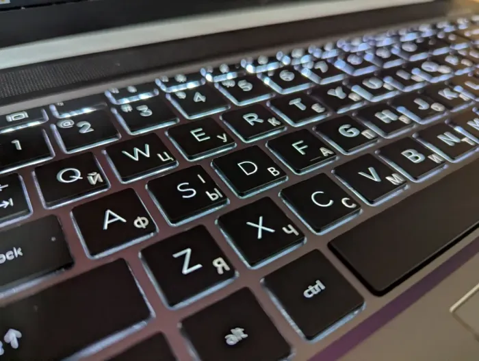 Мобільна робоча станція HP zBook Studio G7 / 15.6" (1920x1080) IPS / Intel Core i9-10885H (8 (16) ядер по 2.4 - 5.3 GHz) / 32 GB DDR4 / 512 GB SSD / nVidia Quadro RTX 3000, 6 GB GDDR6, 192-bit / WebCam / TouchID / Windows 10 б/в - зображення 6