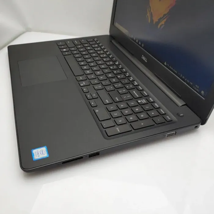 Ноутбук Dell Latitude 3590 / 15.6" TN / Core i5-8250U (4(8) ядра по 1.6-3.4GHz) / 8GB DDR4 / 256GB SSD / UHD Graphics 620 / WebCam / Win 10 Pro б/в - зображення 5