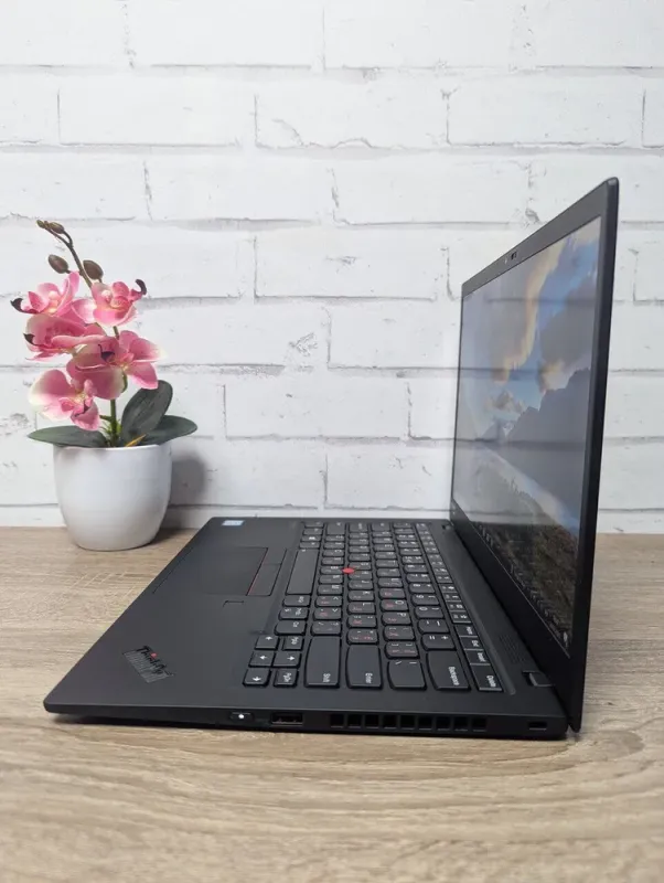 Ультрабук Lenovo ThinkPad X1 Carbon (7th Gen) / 14" (1920x1080) TN / Intel Core i7-8565U (4 (8) ядра по 1.8 - 4.6 GHz) / 16 GB DDR3 / 256 GB SSD / Intel UHD Graphics / WebCam б/в - зображення 7