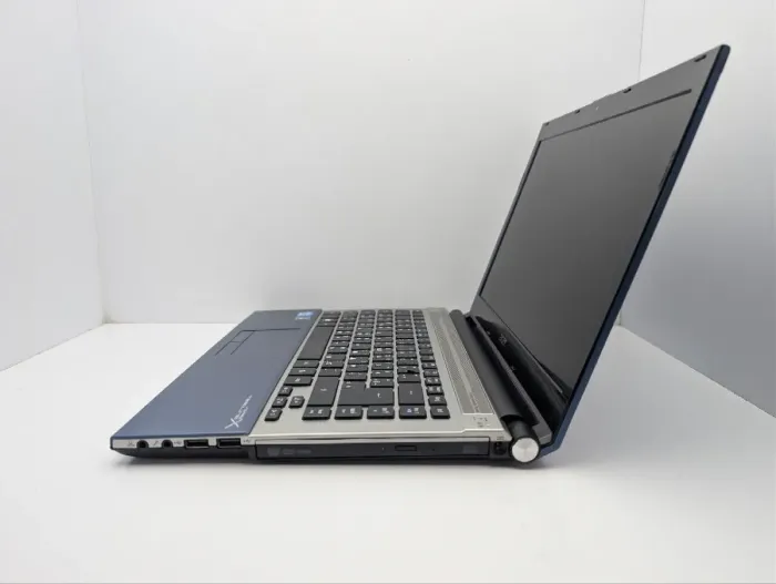Ноутбук Acer Aspire 4830T / 14" (1366x768) TN / Intel Core i3-2310M (2 (4) ядра по 2.1 GHz) / 8 GB DDR3 / 320 GB HDD / Intel HD Graphics 3000 / WebCam / DVD-ROM б/в - зображення 5
