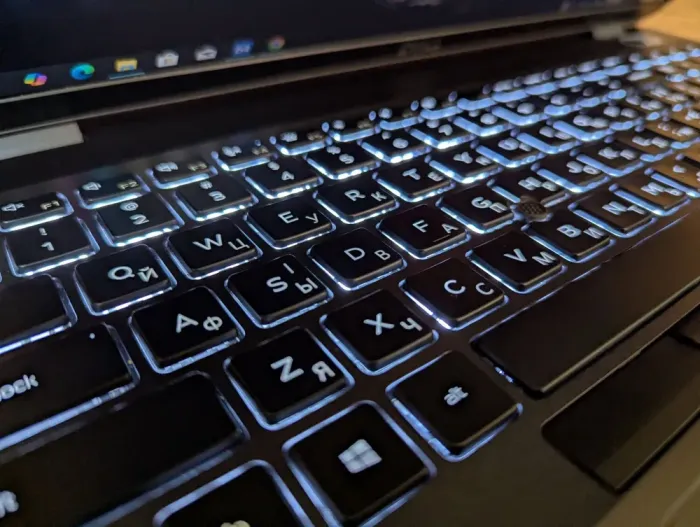 Ноутбук Dell Precision 3540 / 15.6" (1920x1080) IPS / Intel Core i5-8265U (4 (8) ядра по 1.6 - 3.9 GHz) / 16 GB DDR4 / 512 GB SSD / AMD Radeon Pro WX 2100, 2 GB GDDR5, 64-bit / WebCam / HDMI / Windows 10 б/в - зображення 6